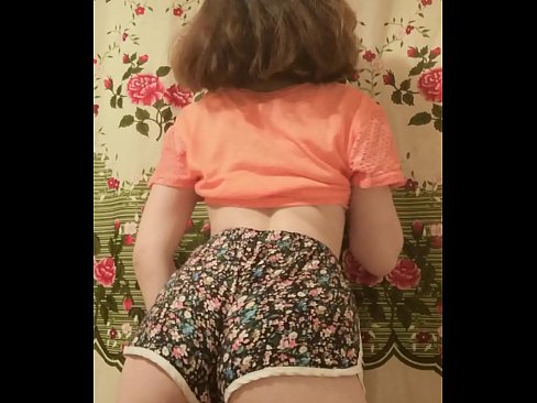❤️ Sexy junges Babe zieht ihre Shorts vor der Kamera aus Porno bei de.oldsex.ru ❌️❤